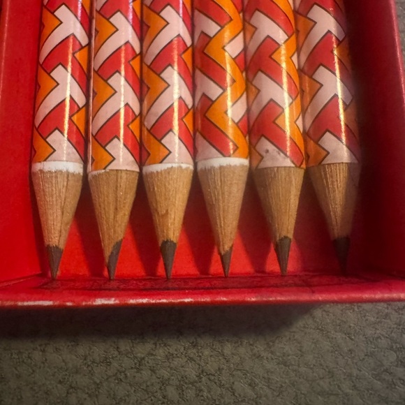 New Tory Burch T Zag Pencil Gift Box Set 6 - Picture 4 of 5